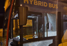 Sassaiola contro un bus a Lido Azzurro: danneggiato il mezzo, illeso l’autista